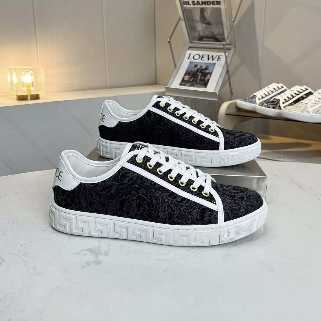 Stylish 7338 Versace Casual Shoes For Men