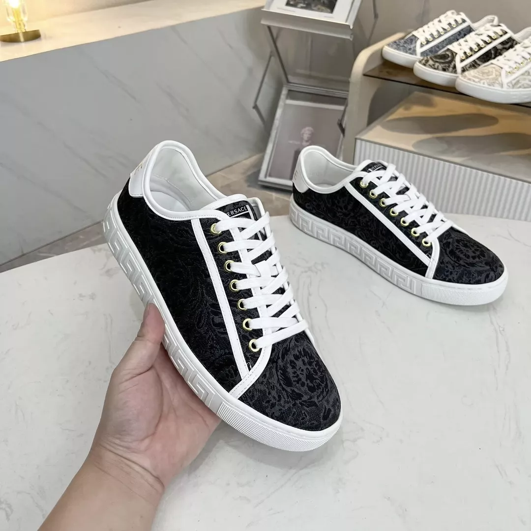 Stylish 7338 Versace Casual Shoes For Men