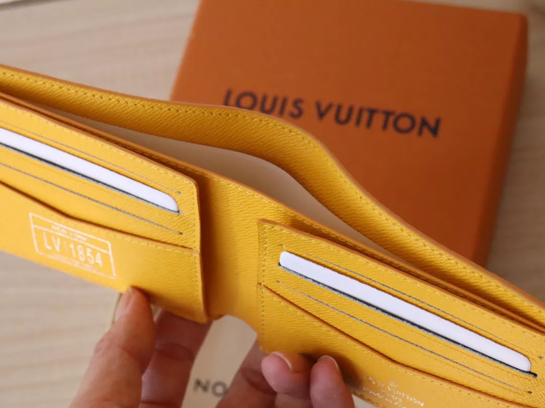 Stylish 7567 Louis Vuitton LV Wallets