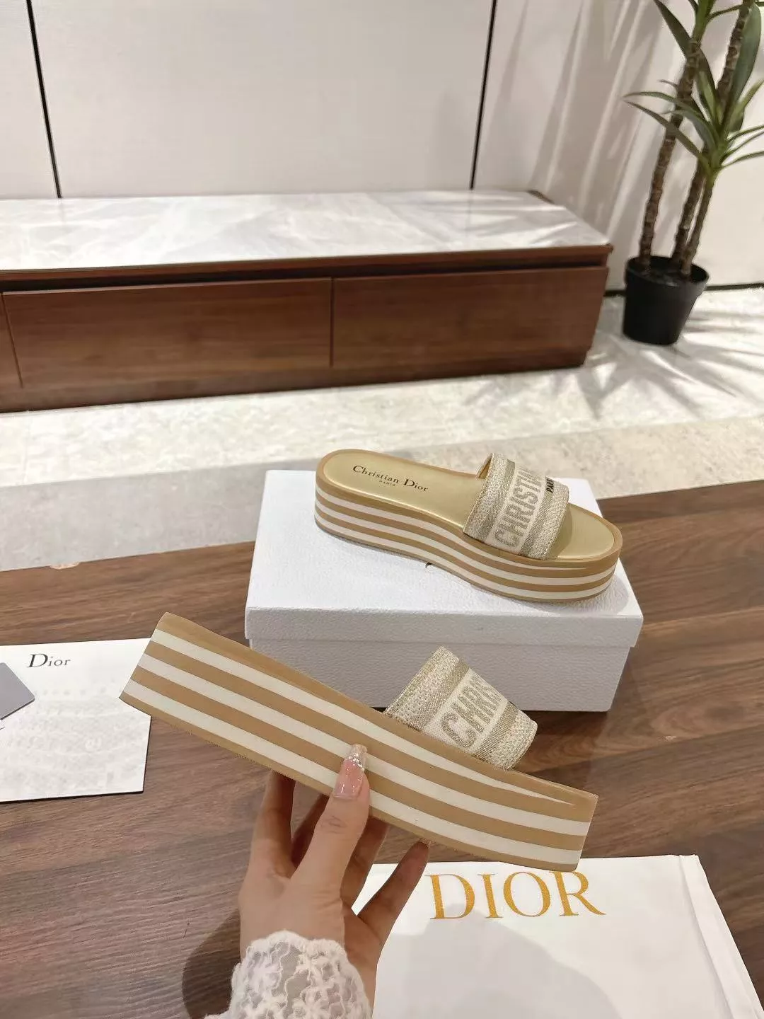 Stylish 7645 Christian Dior Slippers For Women