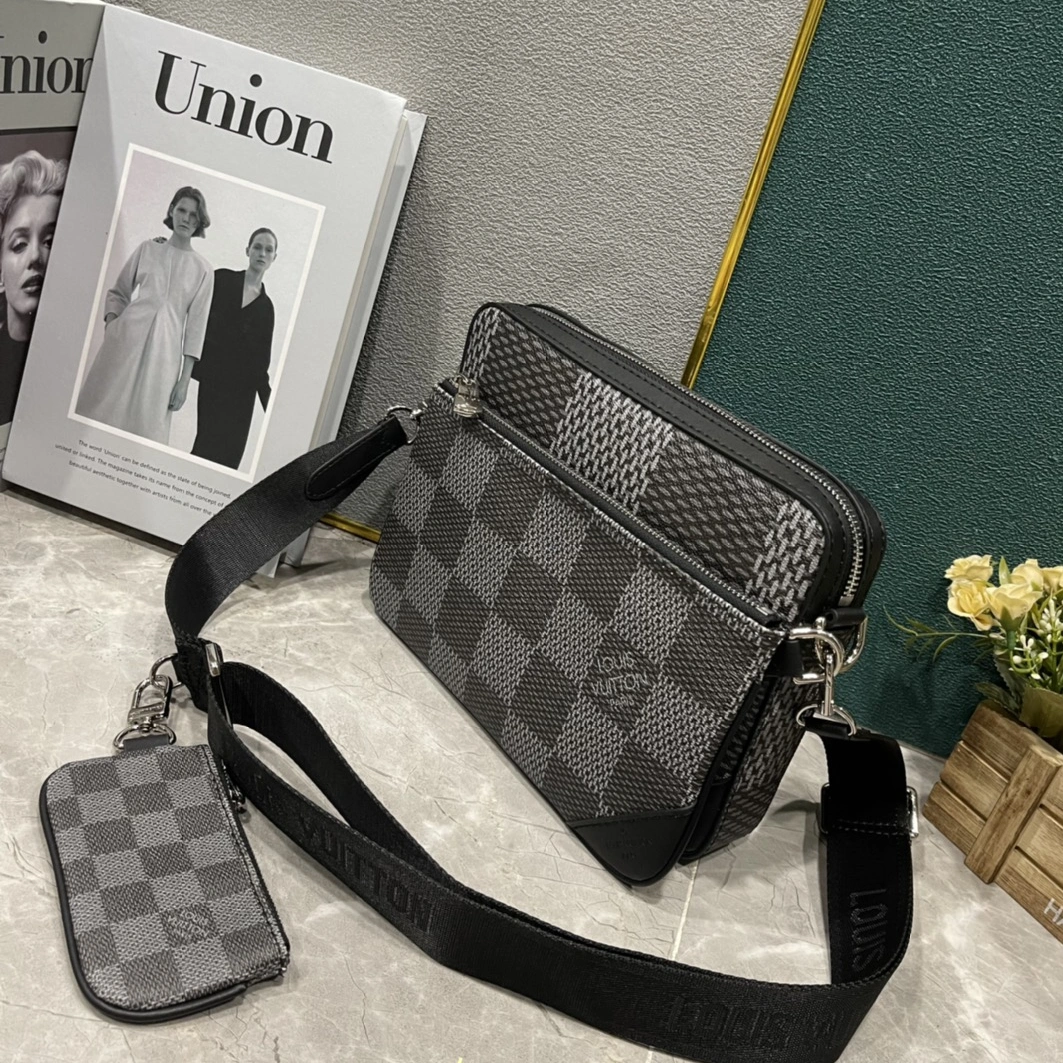 Stylish 7660 Louis Vuitton AAA Man Messenger Bags