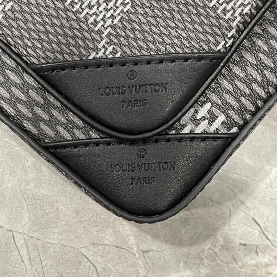 Stylish 7660 Louis Vuitton AAA Man Messenger Bags