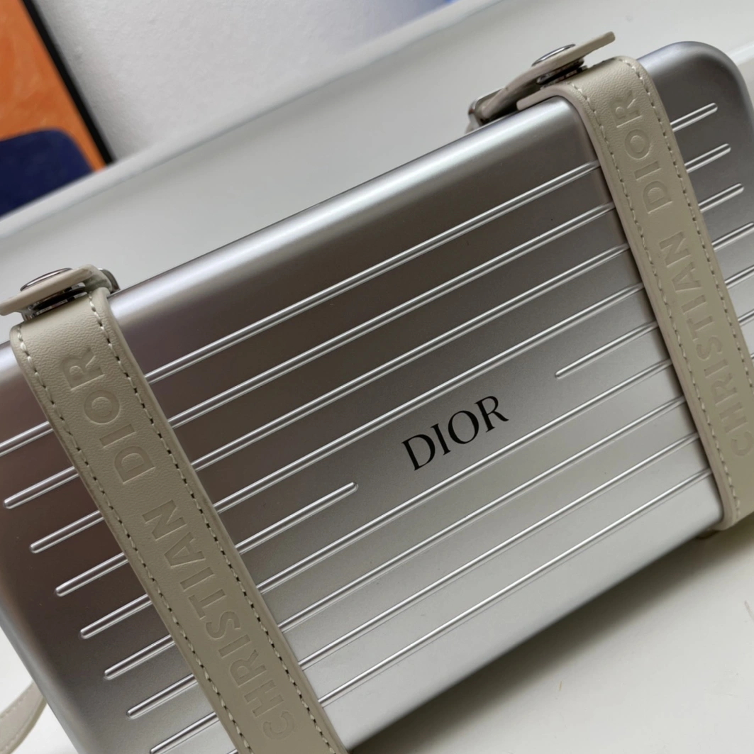 Stylish 7805 Christian Dior AAA Quality Messenger Bags For Women