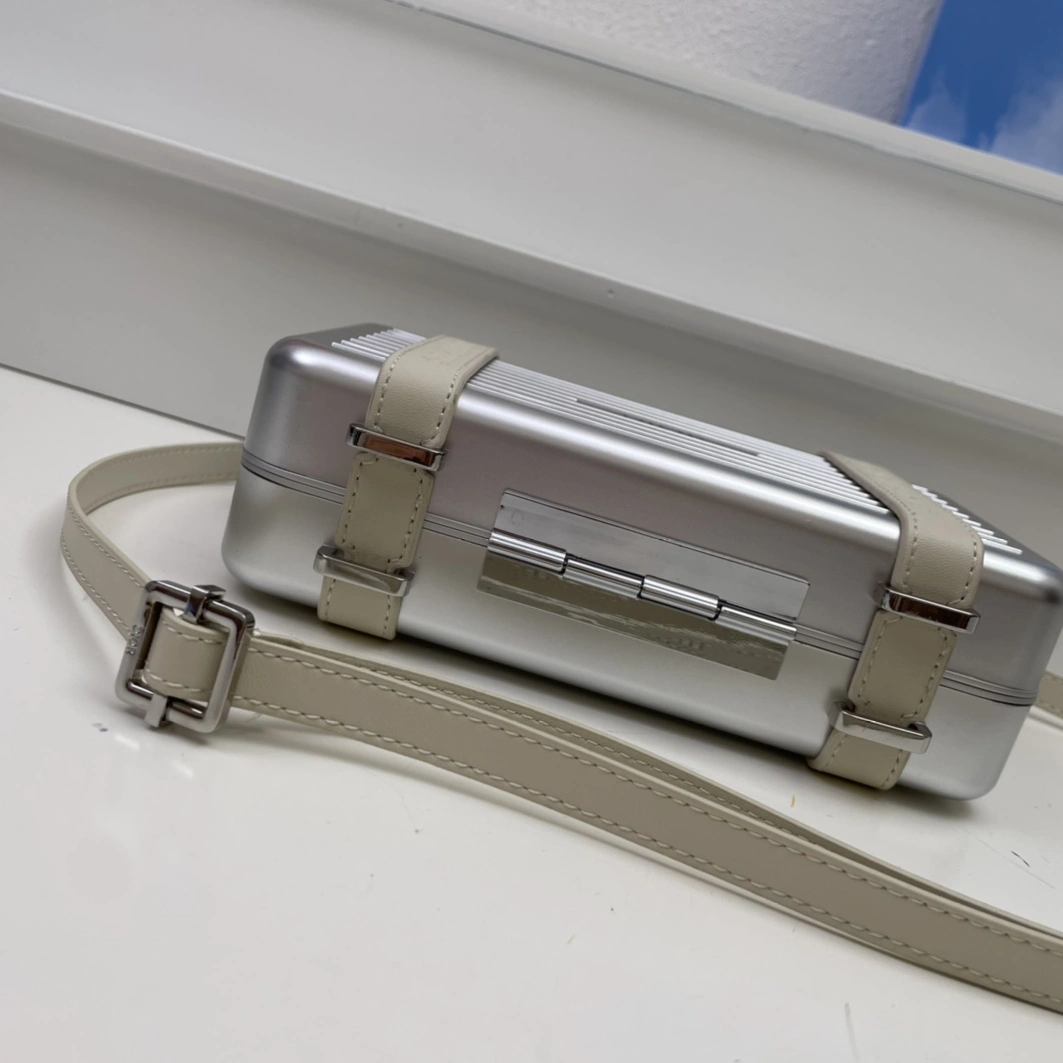 Stylish 7805 Christian Dior AAA Quality Messenger Bags For Women