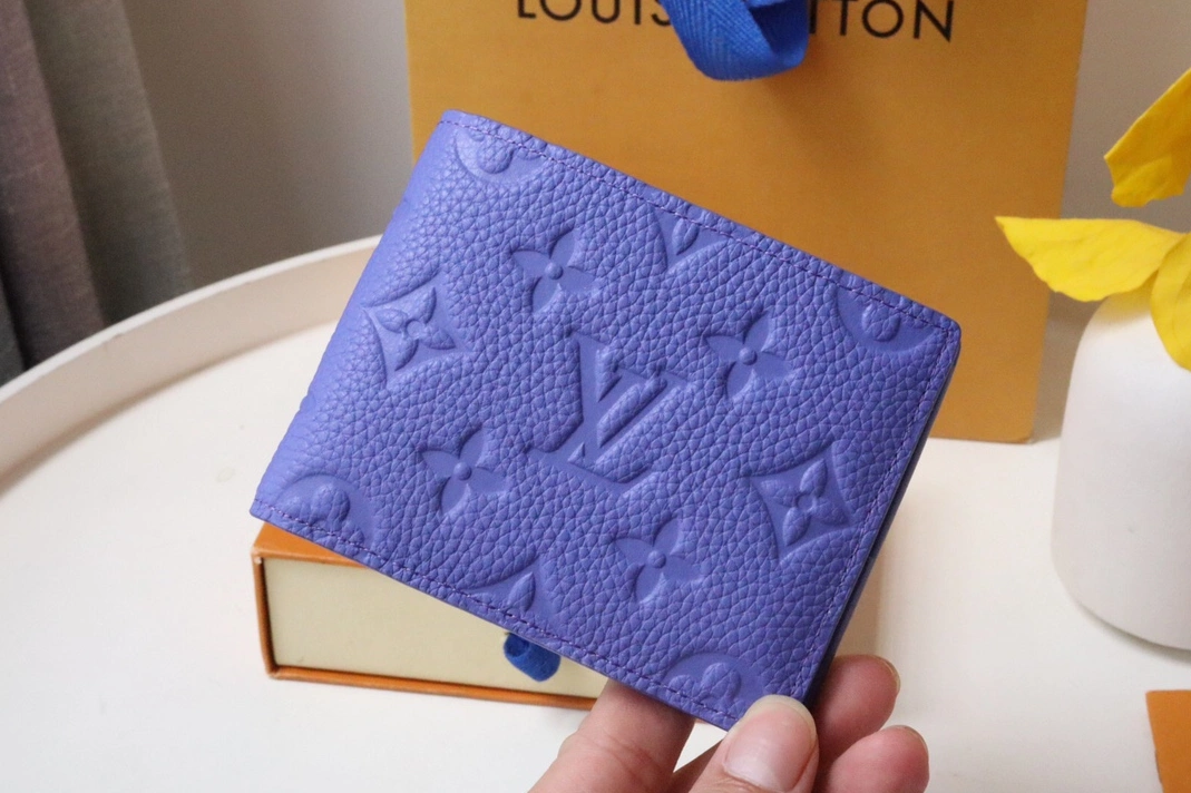 Stylish 7825 Louis Vuitton AAA Quality Wallets For Unisex