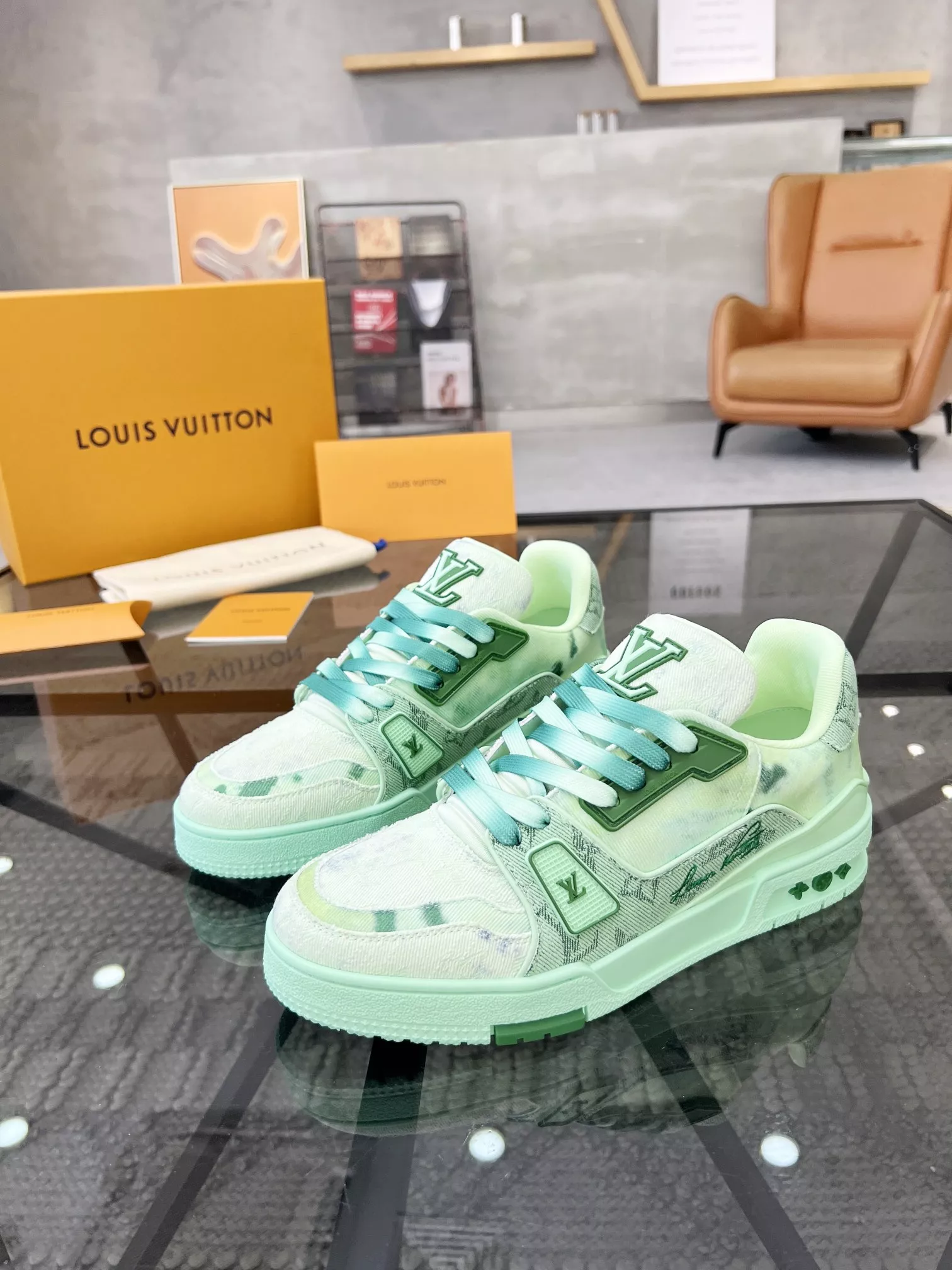 Stylish 7959 Louis Vuitton Casual Shoes For Men