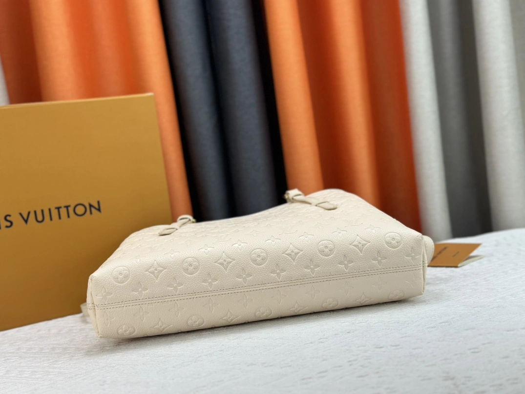 Stylish 7965 Louis Vuitton AAA Quality Handbags For Women