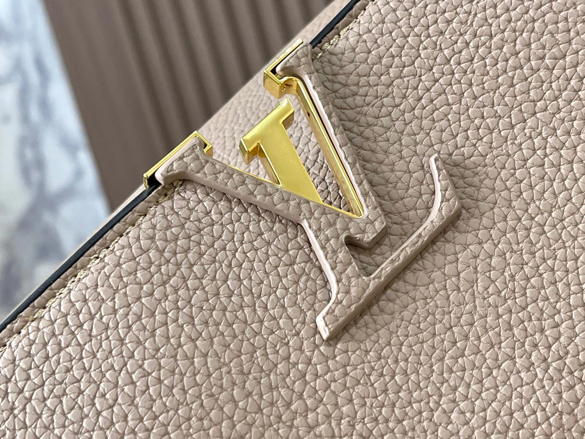 Stylish 7965 Louis Vuitton AAA Quality Messenger Bags For Women