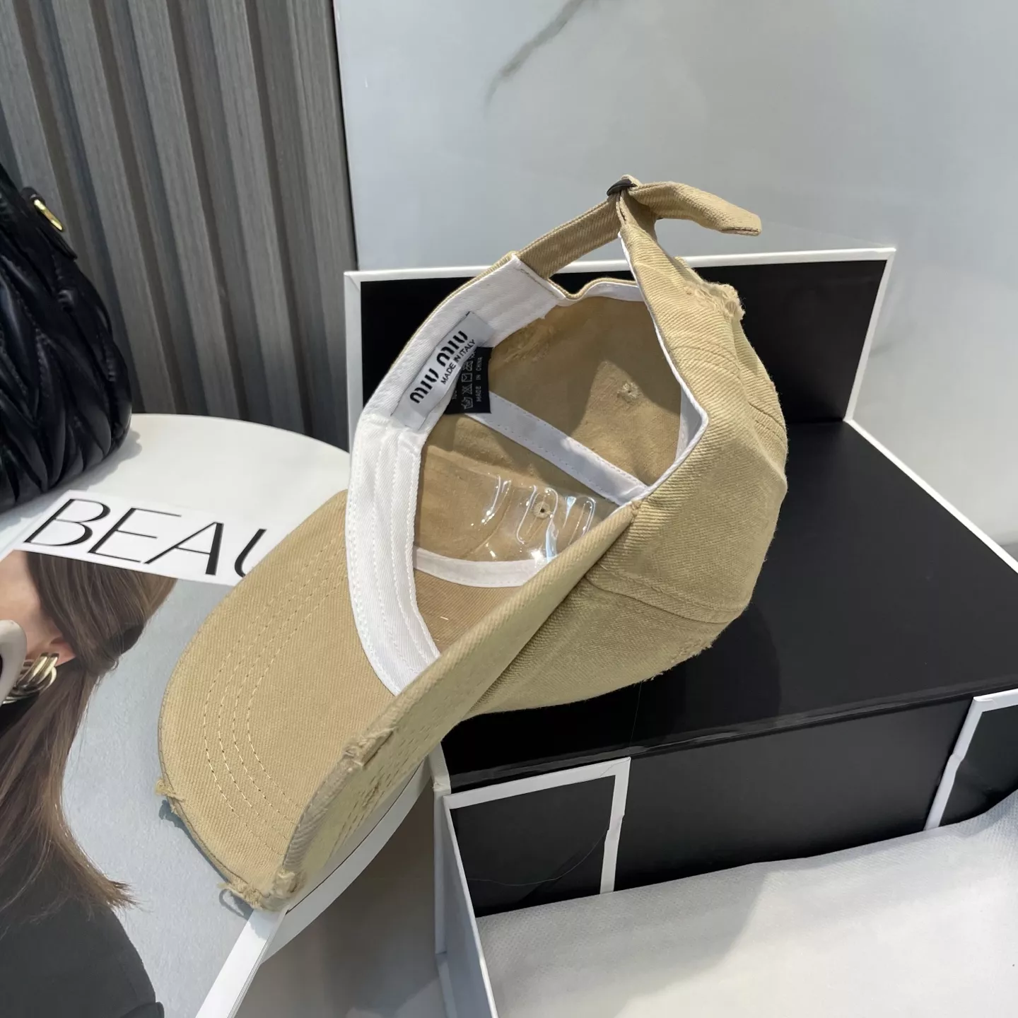 Stylish 7980 MIU MIU Caps