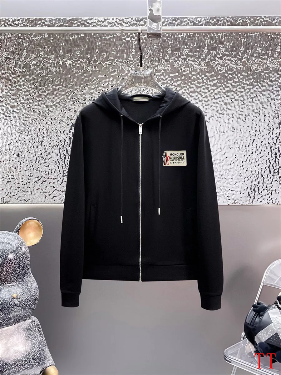 Stylish 8422 Moncler Tracksuits Long Sleeved For Men