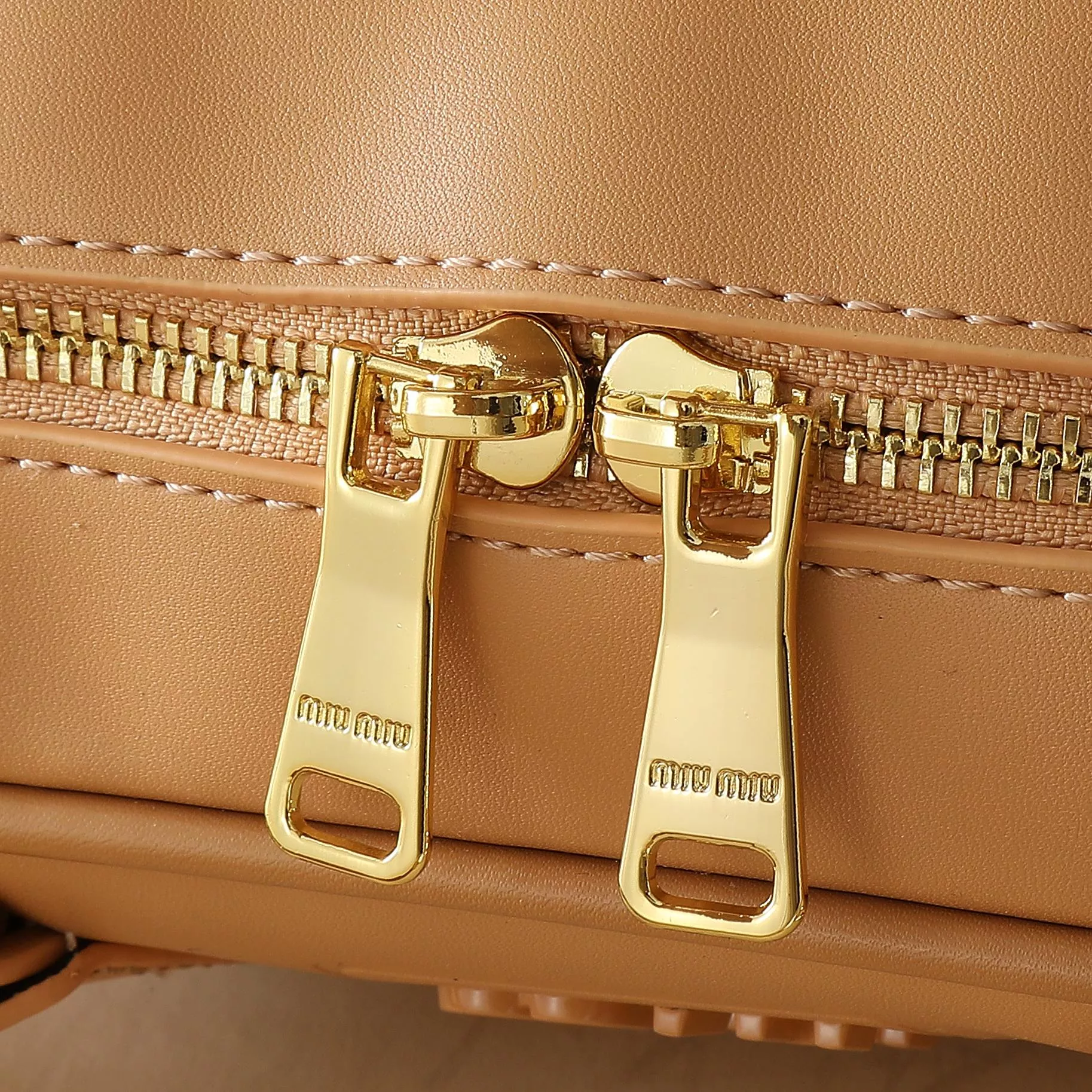 Stylish 8500 MIU MIU AAA Quality Handbags For Women