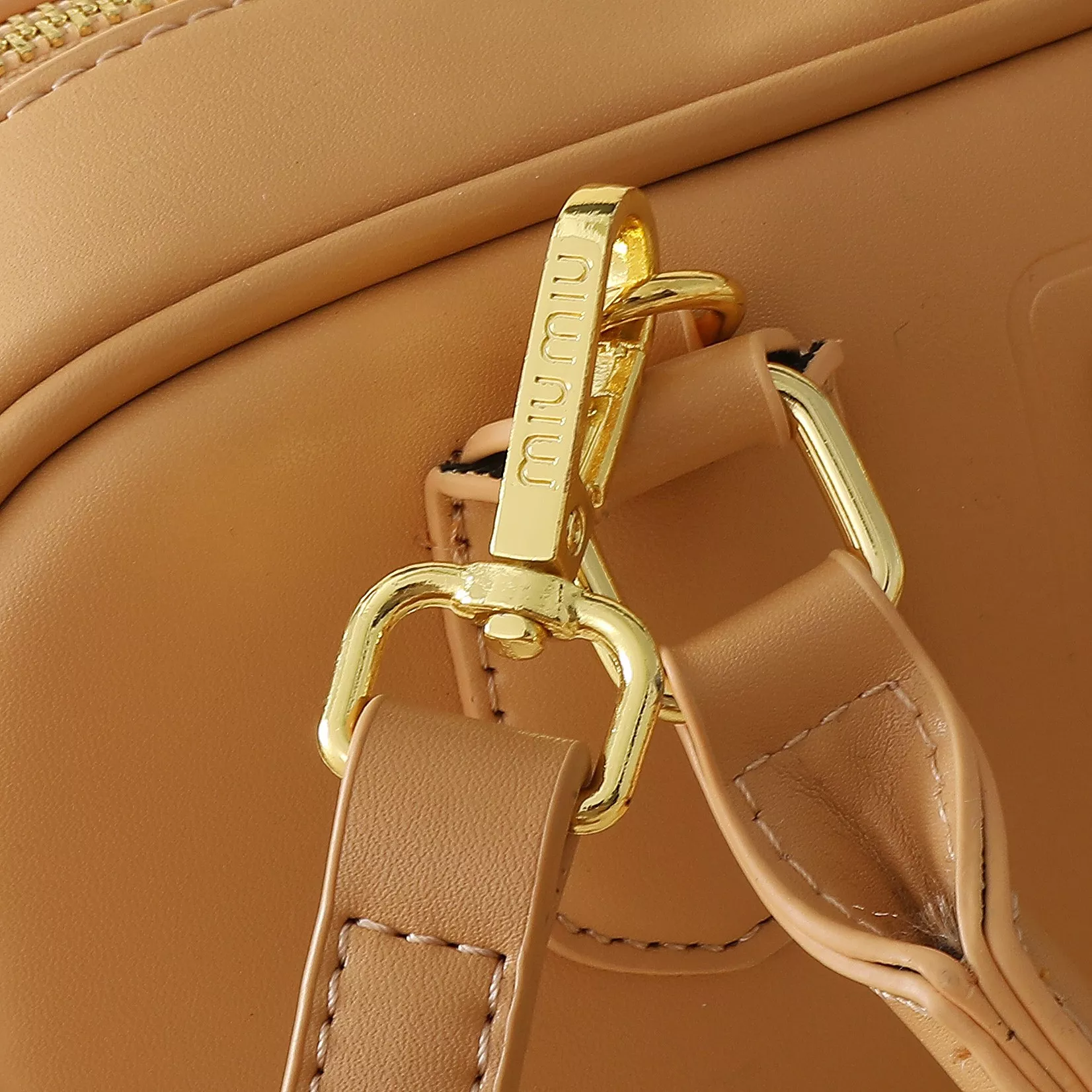 Stylish 8500 MIU MIU AAA Quality Handbags For Women