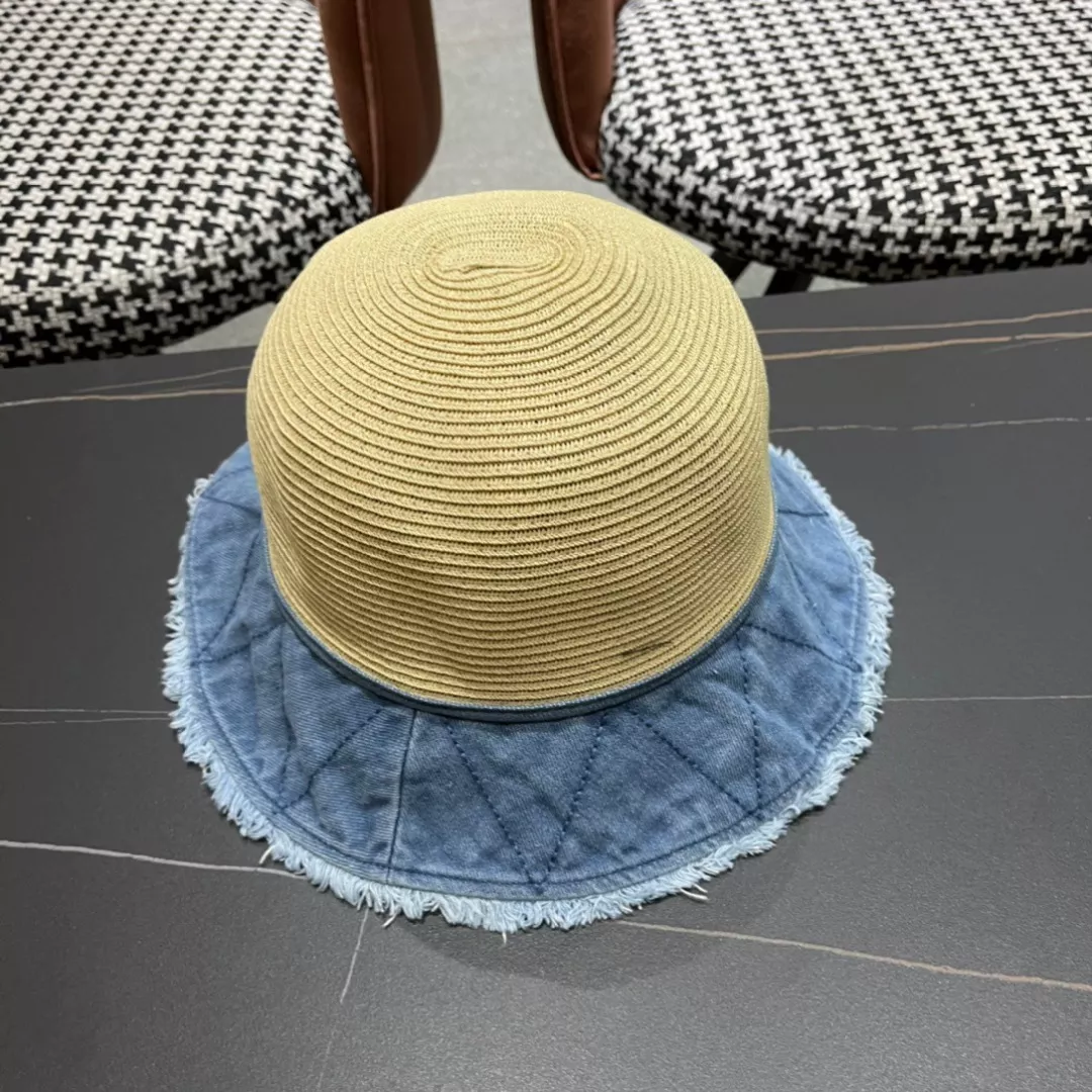 Stylish 8542 Prada Caps