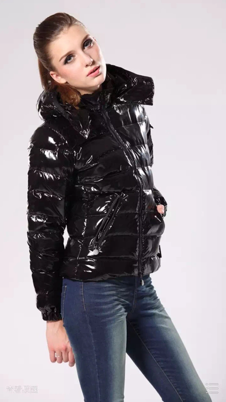 Stylish 865 Moncler Down Feather Coat Long Sleeved For Women