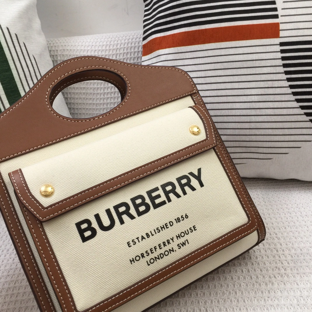 Stylish 8920 Burberry AAA Quality Messenger Bags For Women