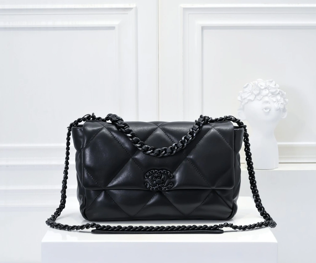 Stylish 8956 Chanel AAA Quality Messenger Bags