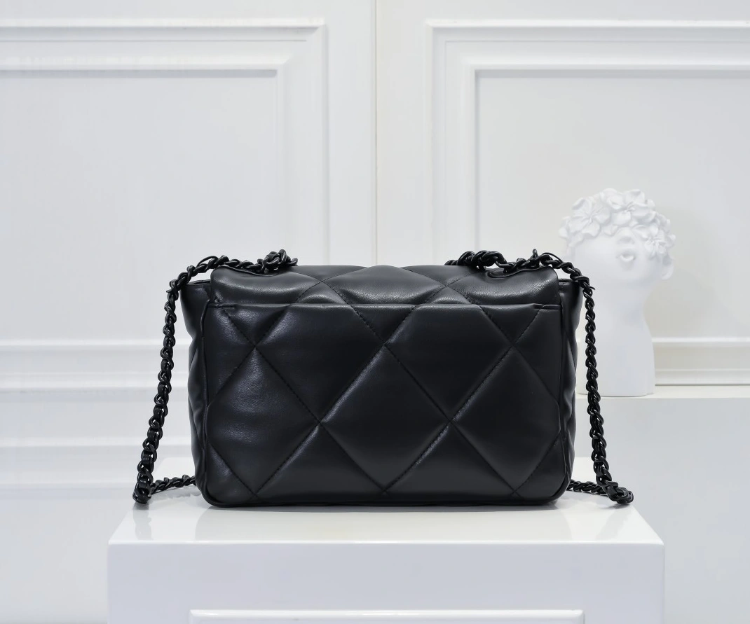 Stylish 8956 Chanel AAA Quality Messenger Bags
