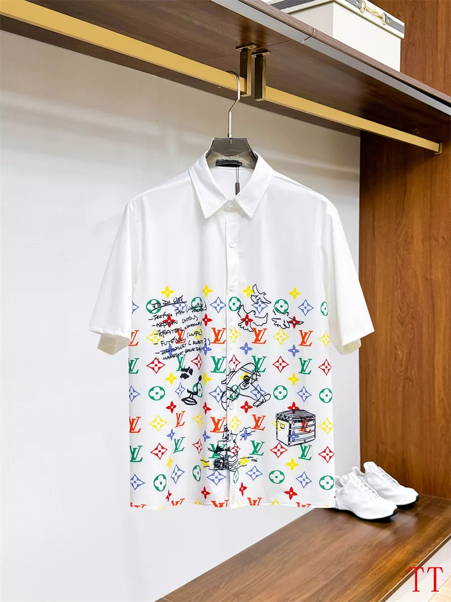 Stylish 900 Louis Vuitton LV Tracksuits Short Sleeved For Men