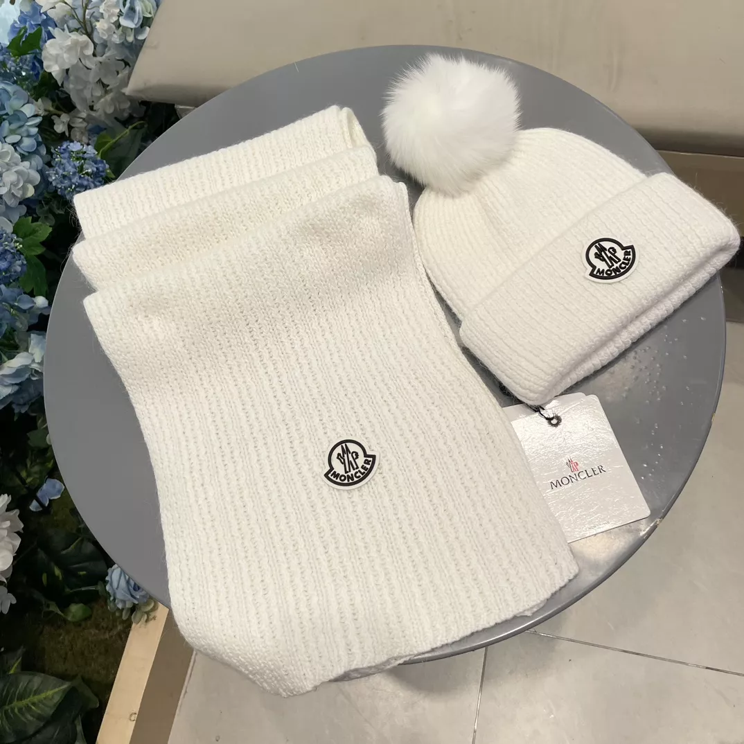 Stylish 9113 Moncler Hat and Scarf and Glove Set
