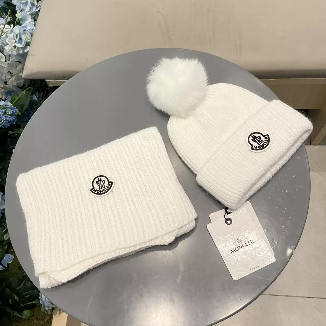 Stylish 9113 Moncler Hat and Scarf and Glove Set