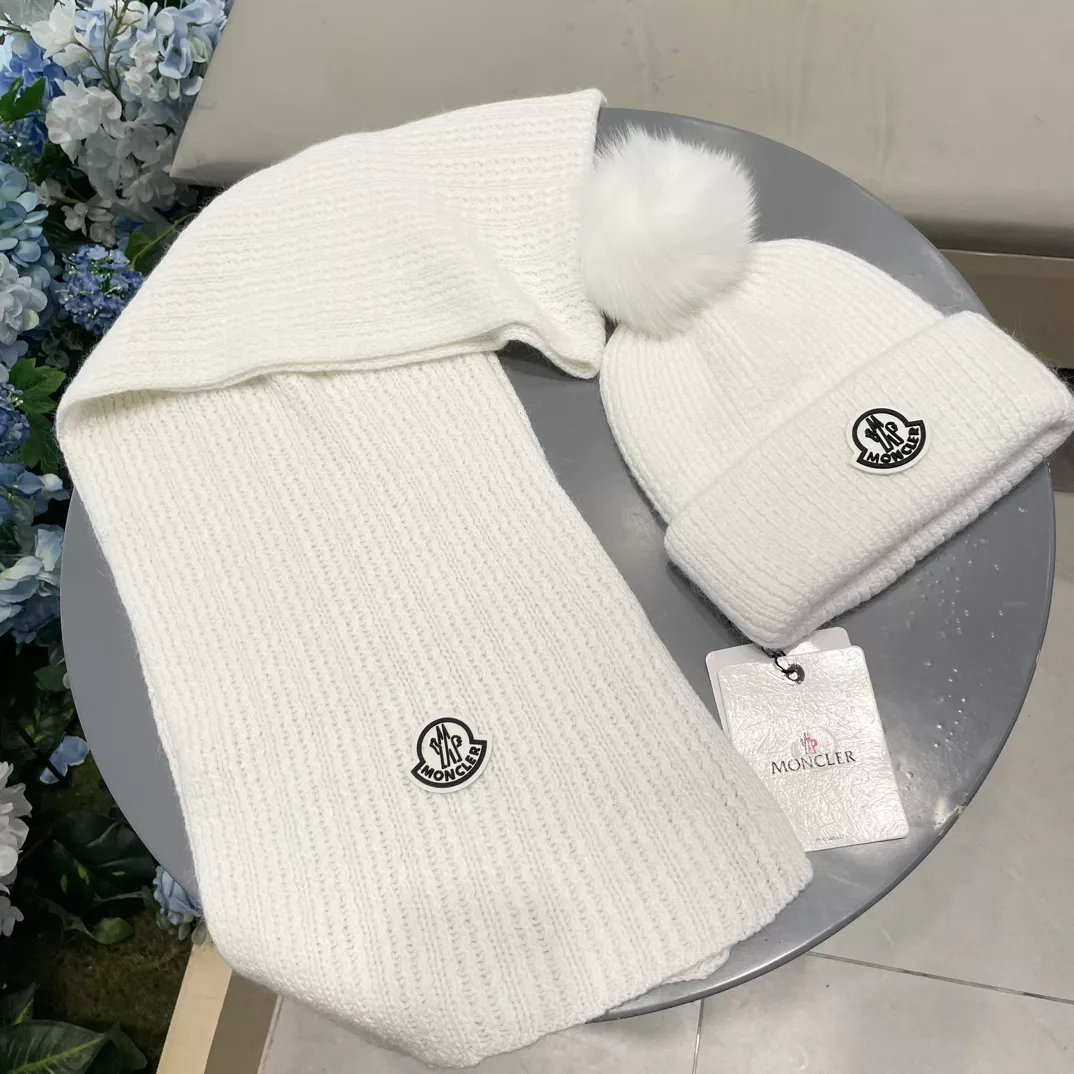 Stylish 9113 Moncler Hat and Scarf and Glove Set