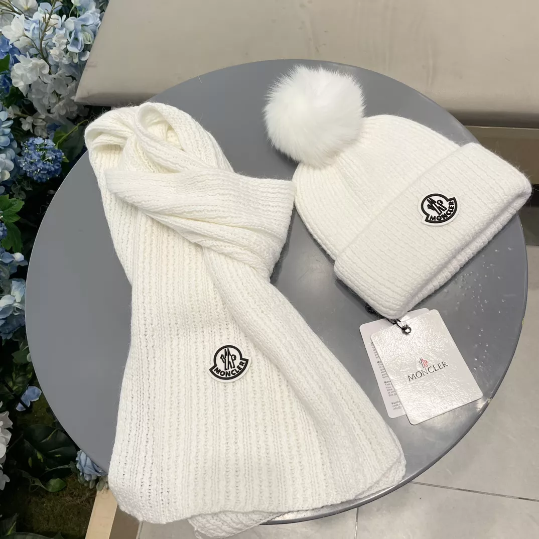 Stylish 9113 Moncler Hat and Scarf and Glove Set