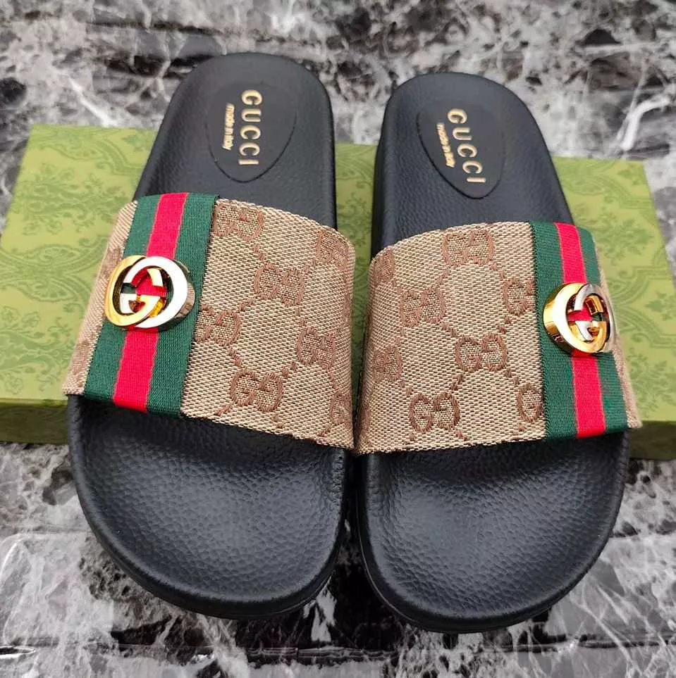 Stylish 9205 Gucci Slippers For Men