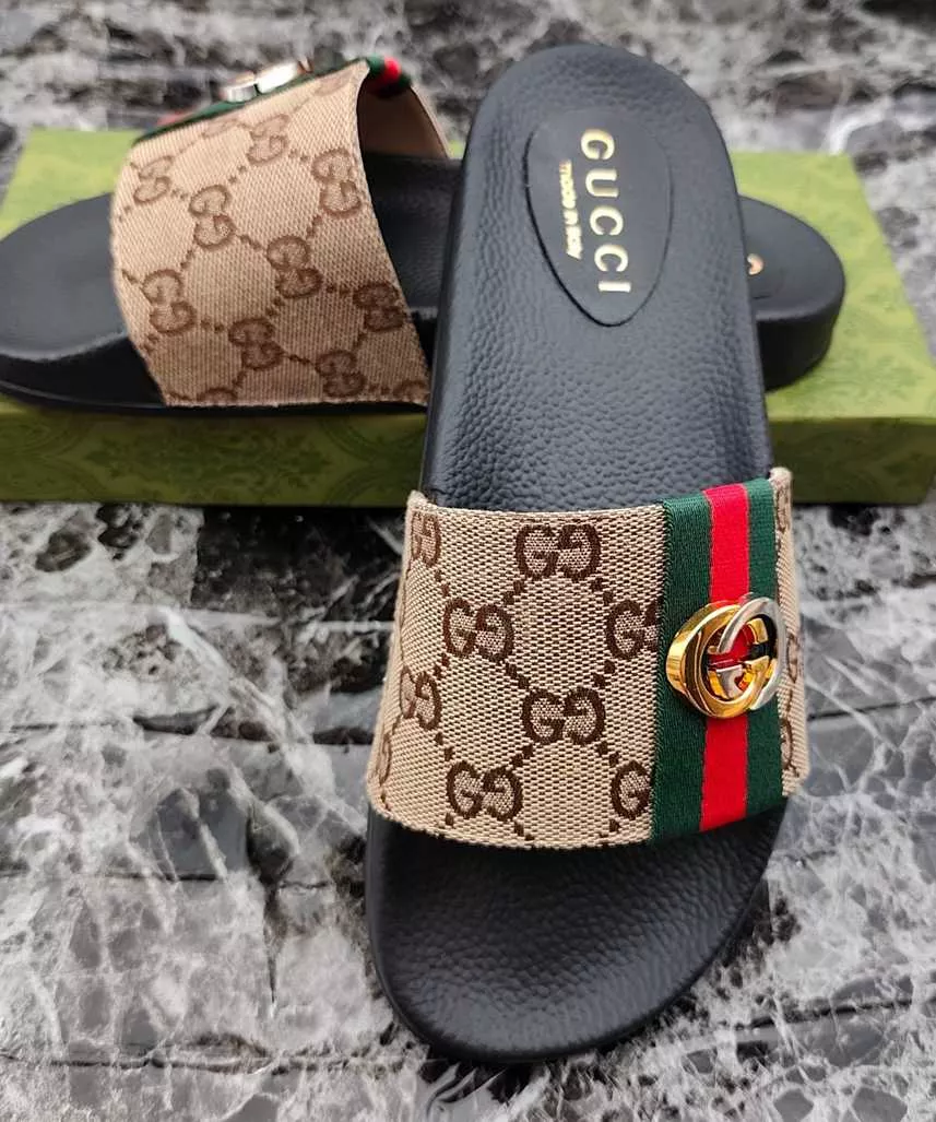 Stylish 9205 Gucci Slippers For Men
