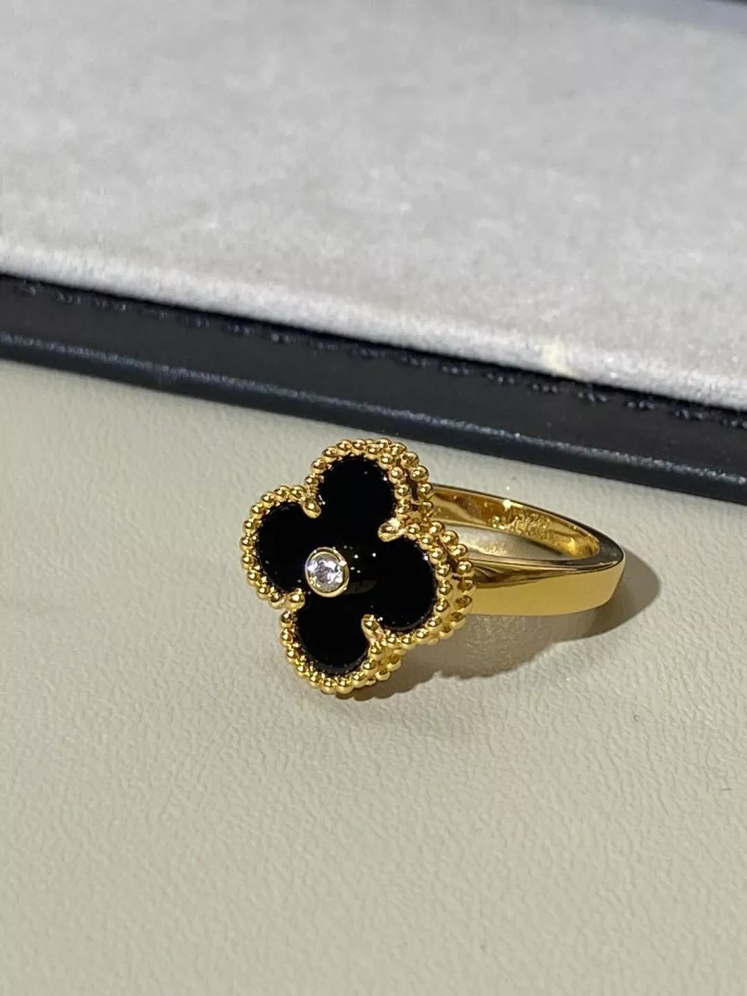 Stylish 9269 Van Cleef & Arpels Rings For Women