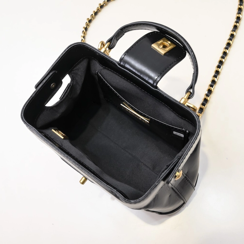 Stylish 973 Chanel AAA Quality Messenger Bags For Women