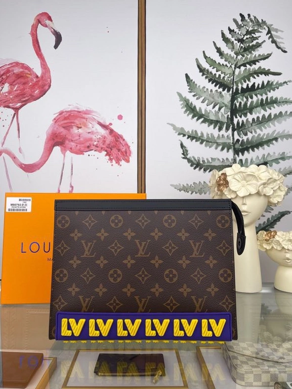 Stylish 9733 Louis Vuitton AAA Quality Wallets For Unisex