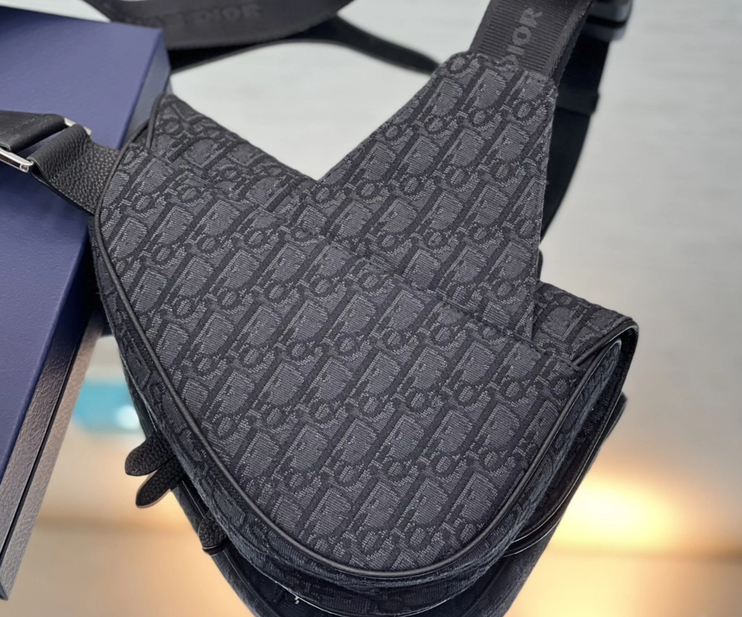 Stylish 981 Christian Dior AAA Man Messenger Bags