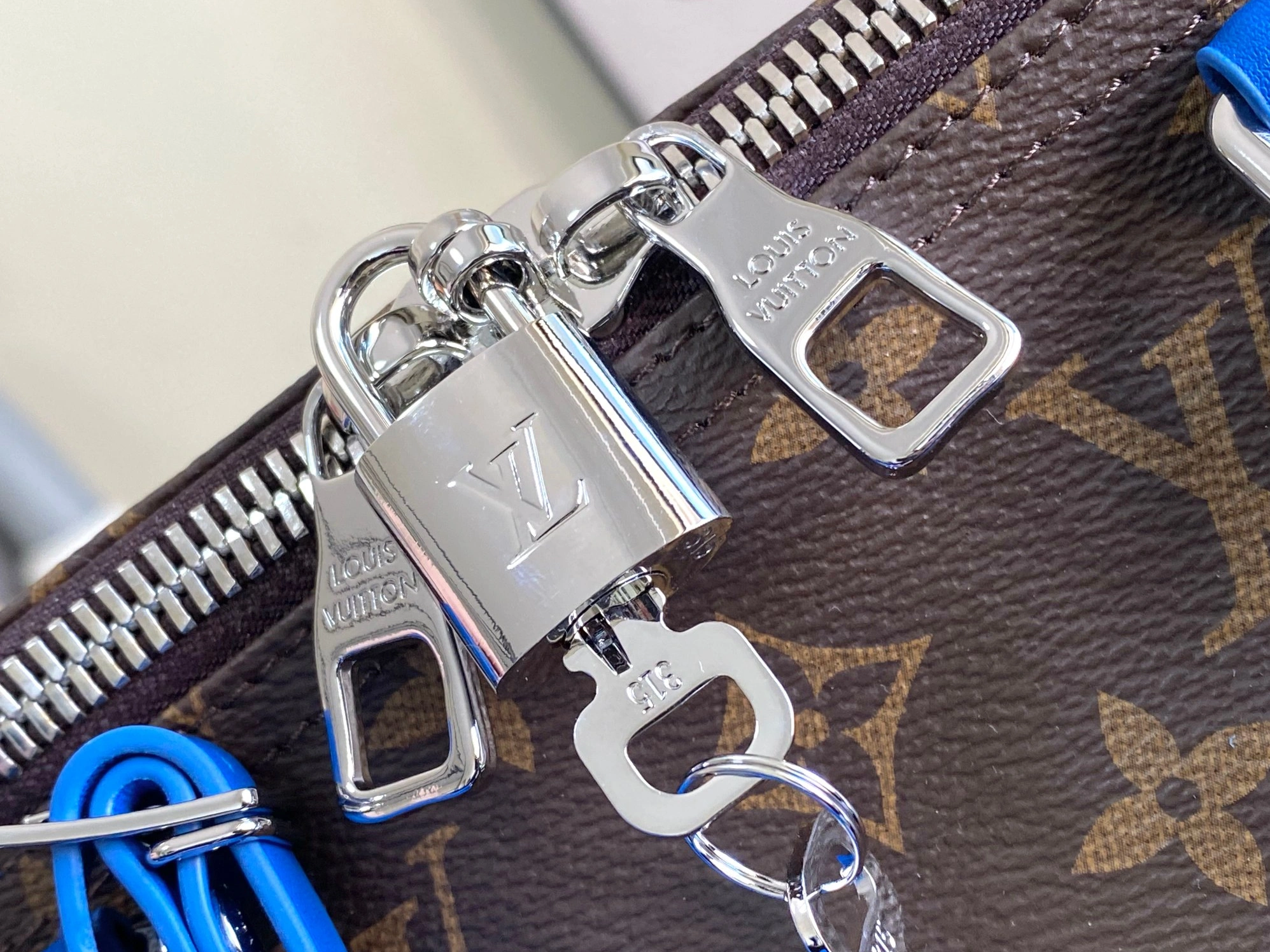 Stylish 9827 Louis Vuitton Travel Bags