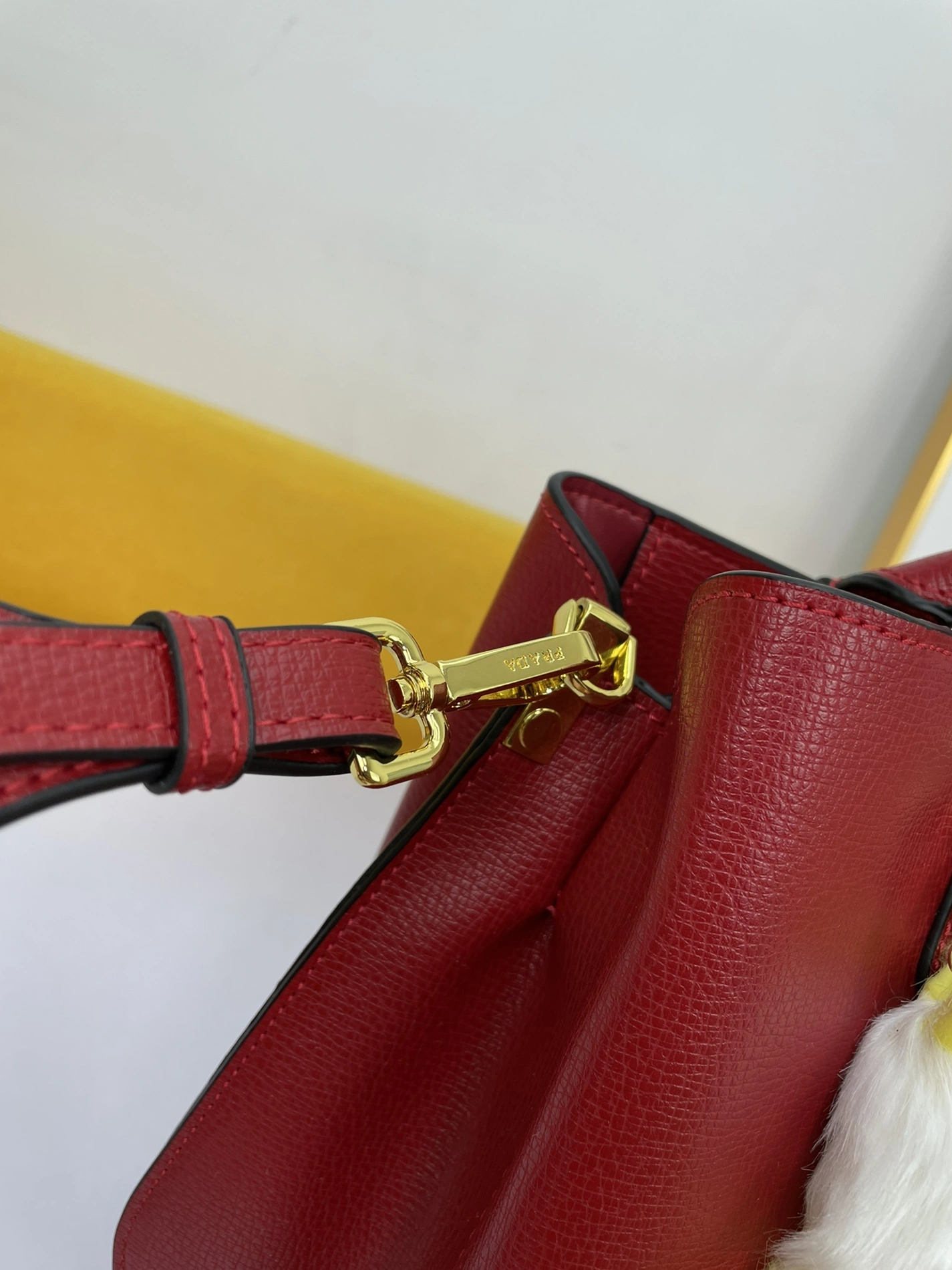 Stylish 9895 Prada AAA Quality Handbags For Women