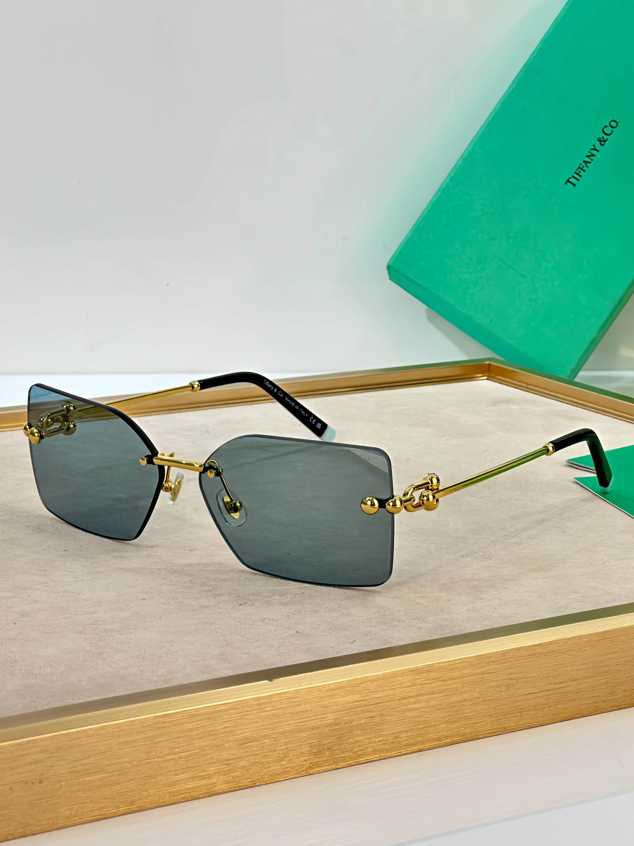 Tiffany AAA Quality Sunglasses Compact 772