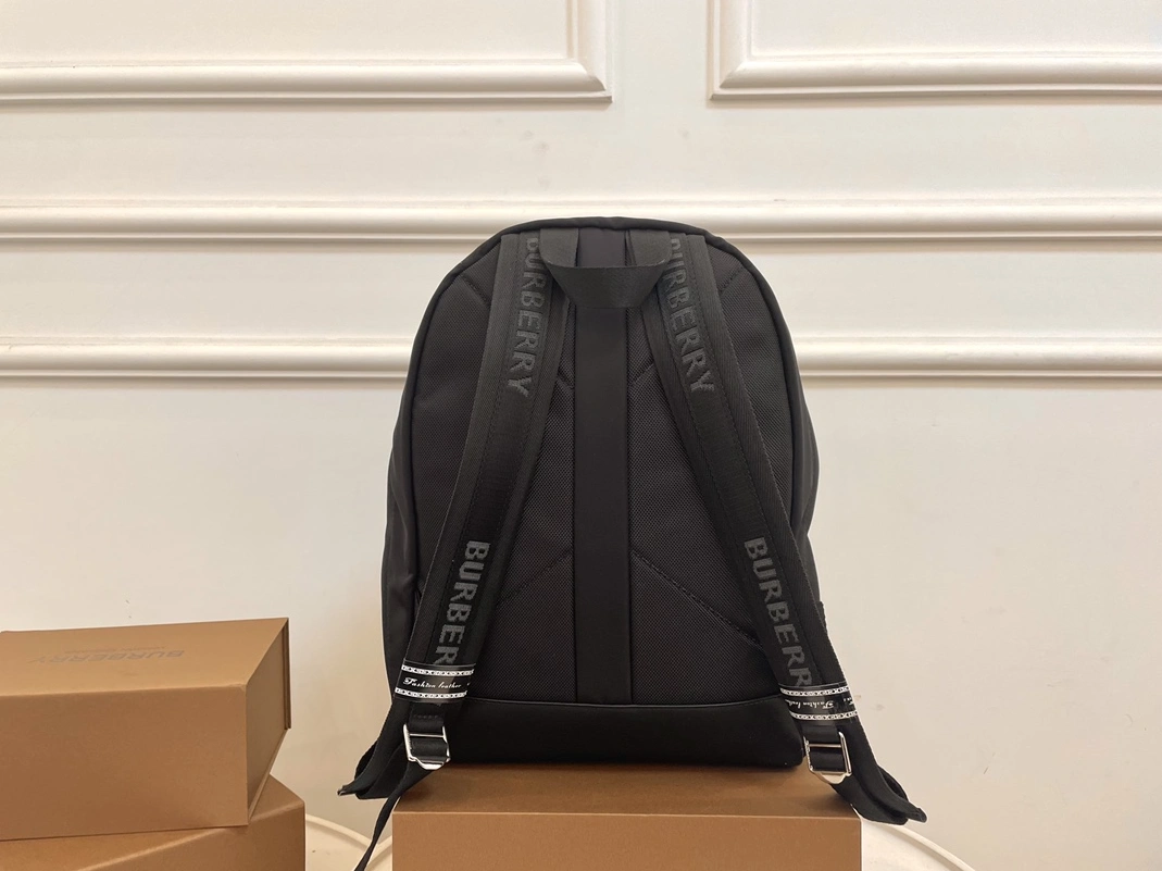 Timeless 1026 Burberry AAA Man Backpacks