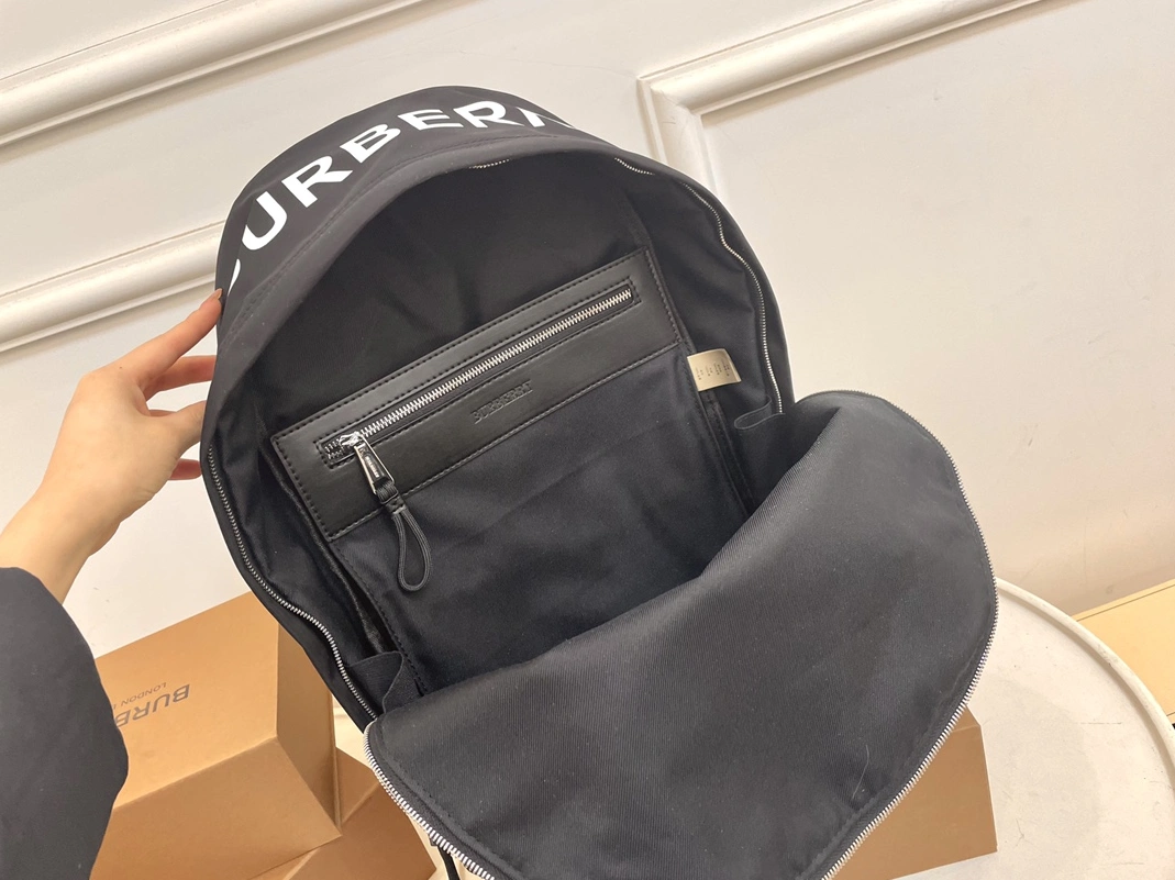 Timeless 1026 Burberry AAA Man Backpacks
