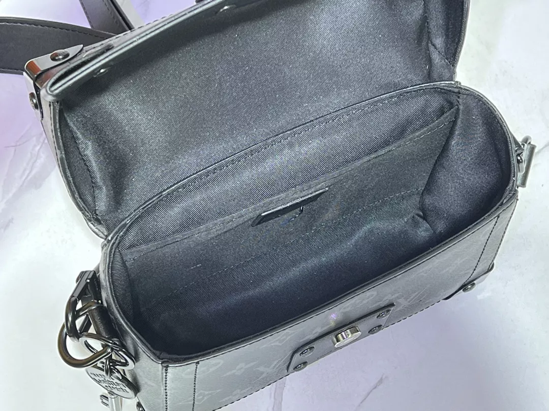 Timeless 1094 Louis Vuitton AAA Quality Messenger Bags For Women