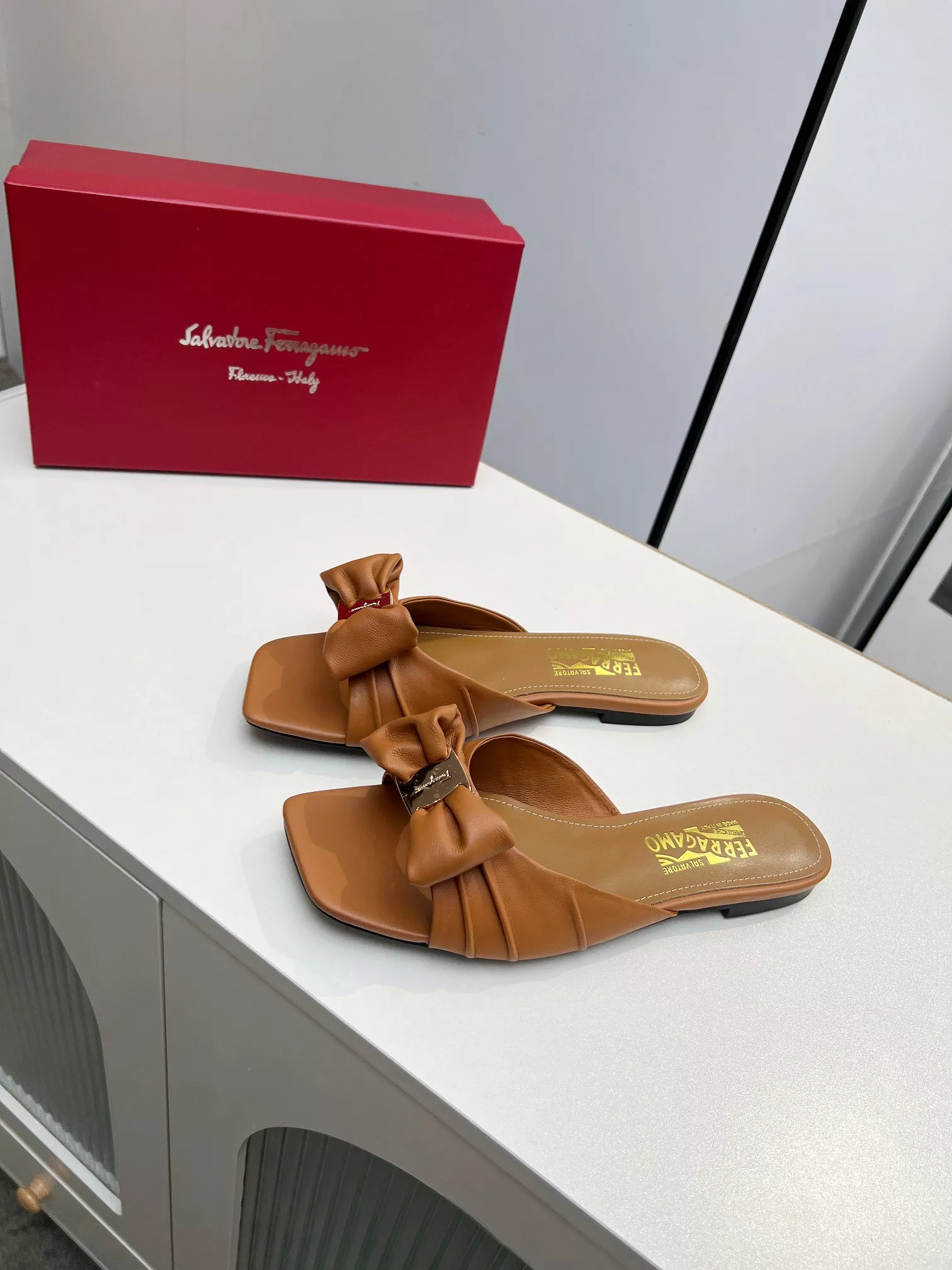 Timeless 1194 Salvatore Ferragamo Slippers For Women
