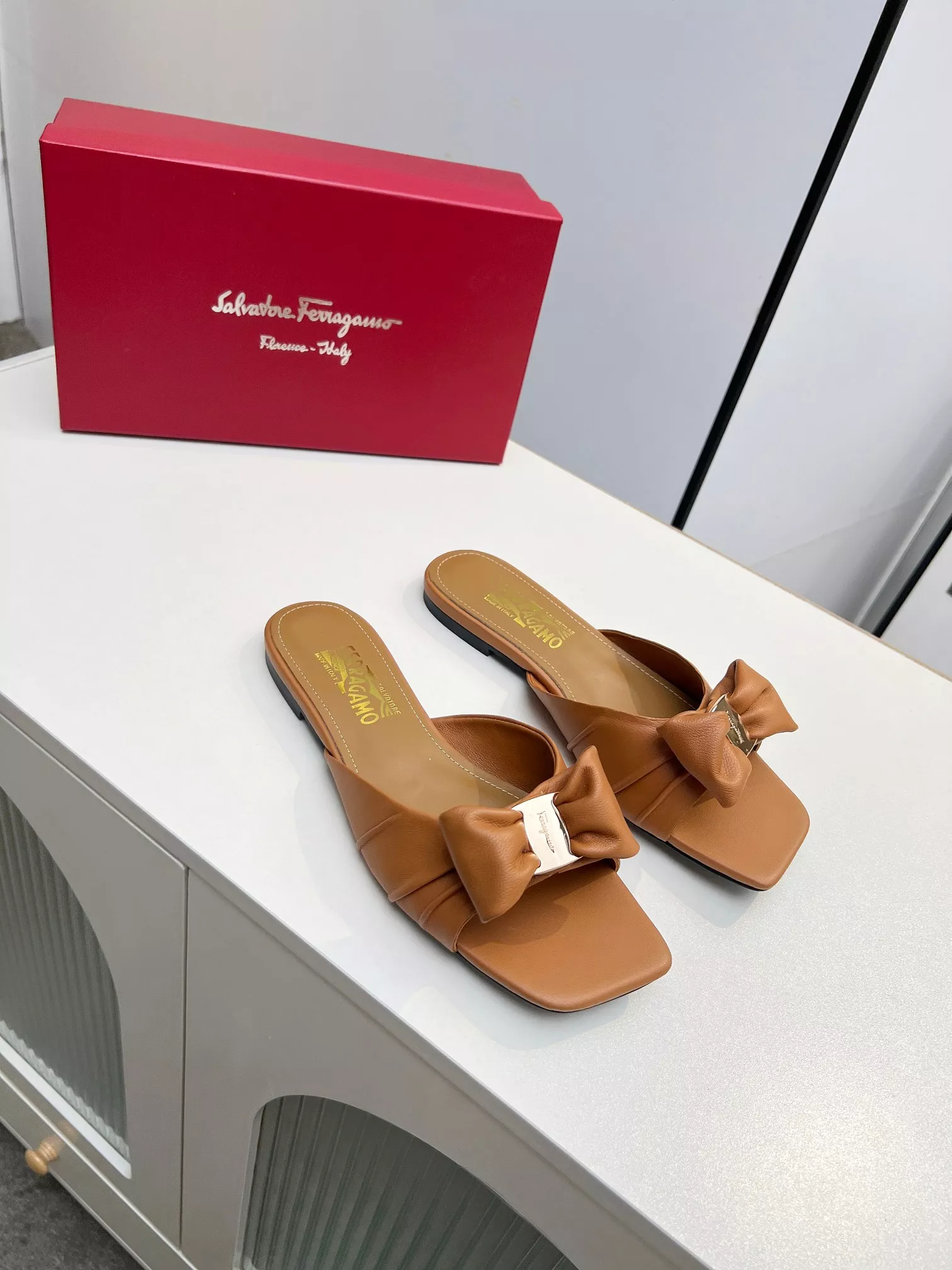 Timeless 1194 Salvatore Ferragamo Slippers For Women