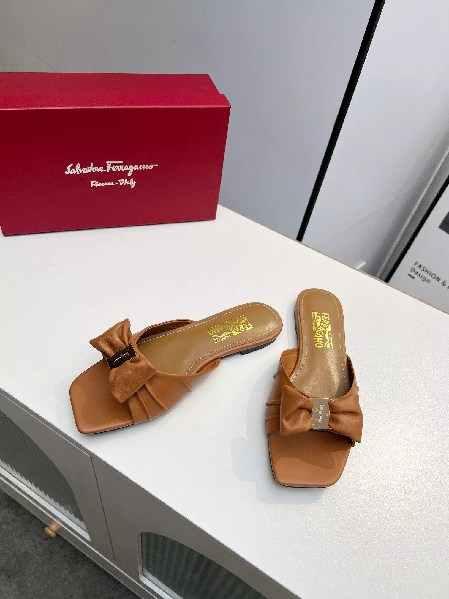 Timeless 1194 Salvatore Ferragamo Slippers For Women