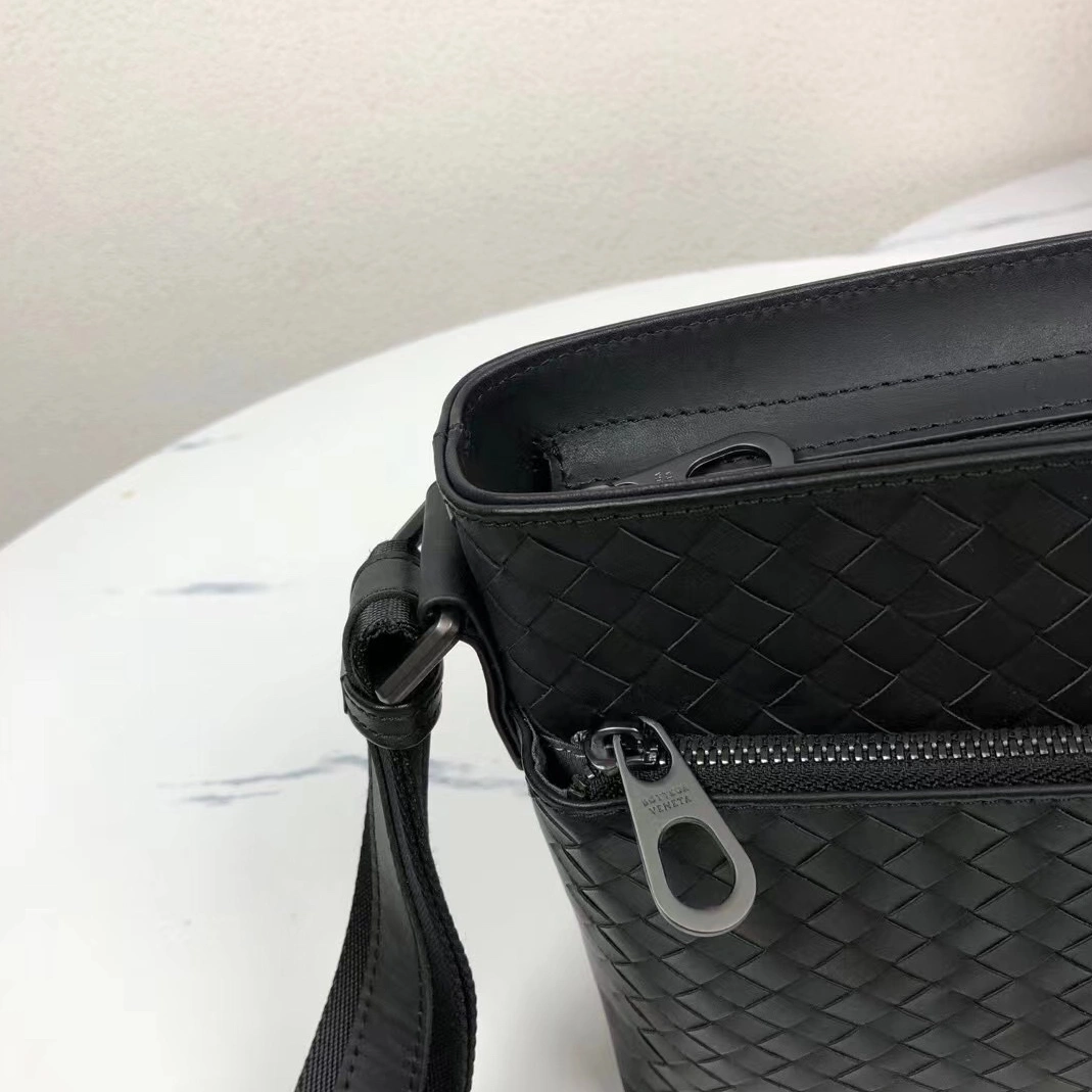 Timeless 1297 Bottega Veneta AAA Man Messenger Bags
