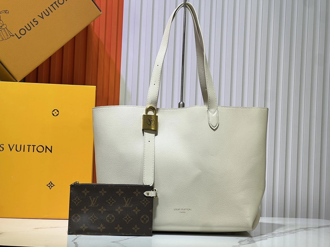 Timeless 1530 Louis Vuitton AAA Quality Shoulder Bags For Women