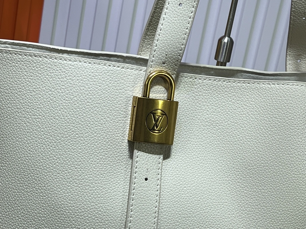 Timeless 1530 Louis Vuitton AAA Quality Shoulder Bags For Women