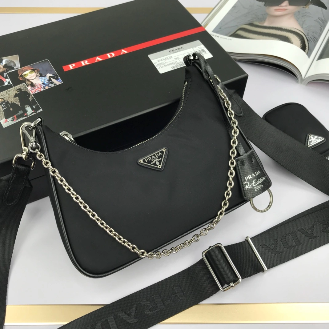 Timeless 176 Prada AAA Quality Messenger Bags For Women