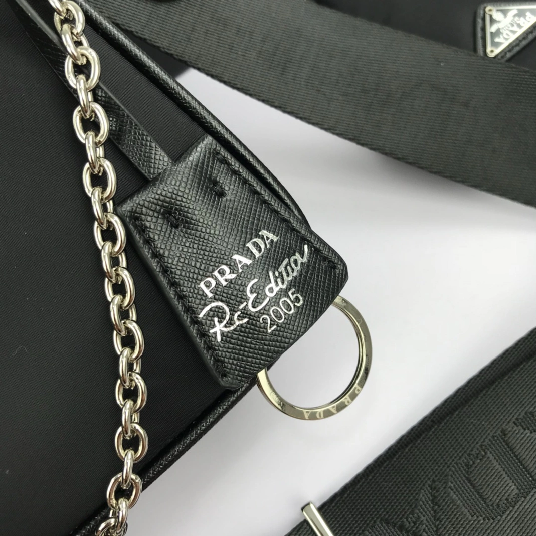 Timeless 176 Prada AAA Quality Messenger Bags For Women
