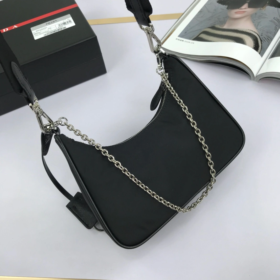 Timeless 176 Prada AAA Quality Messenger Bags For Women