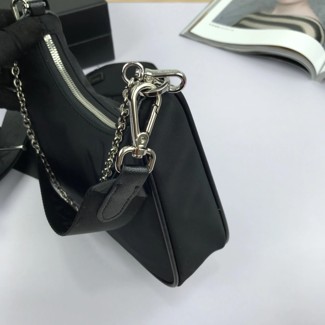 Timeless 176 Prada AAA Quality Messenger Bags For Women