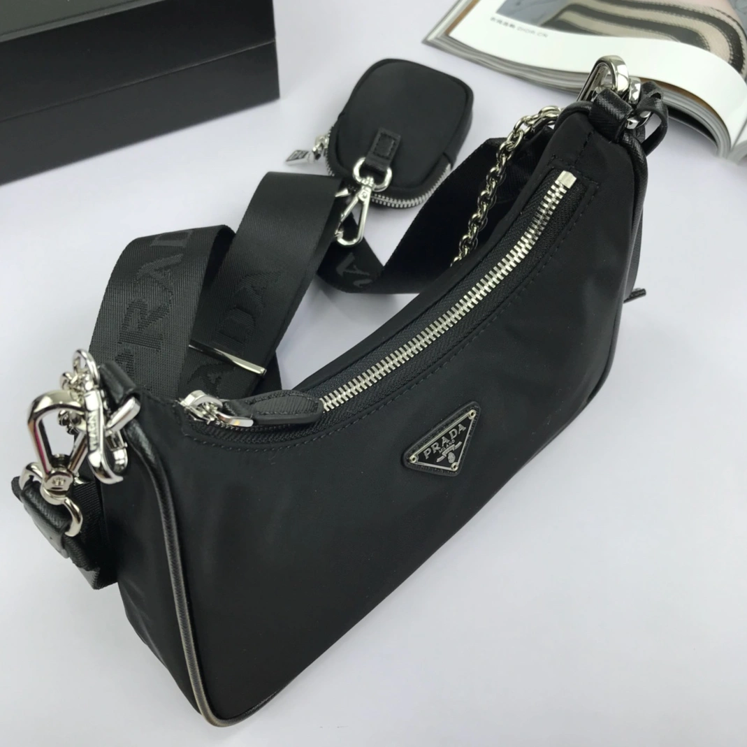 Timeless 176 Prada AAA Quality Messenger Bags For Women