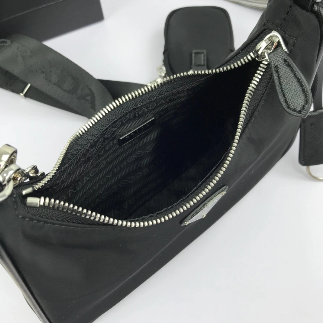 Timeless 176 Prada AAA Quality Messenger Bags For Women